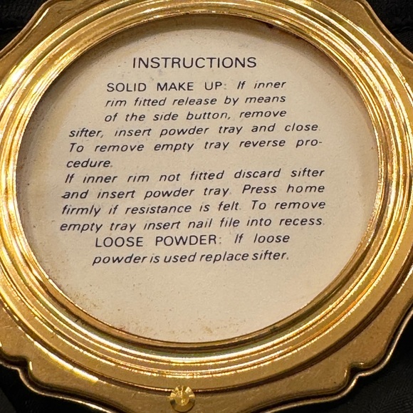 Stratton Wedgewood Blue Jasperware Compact. Vintage. Never unboxed - Picture 5 of 7